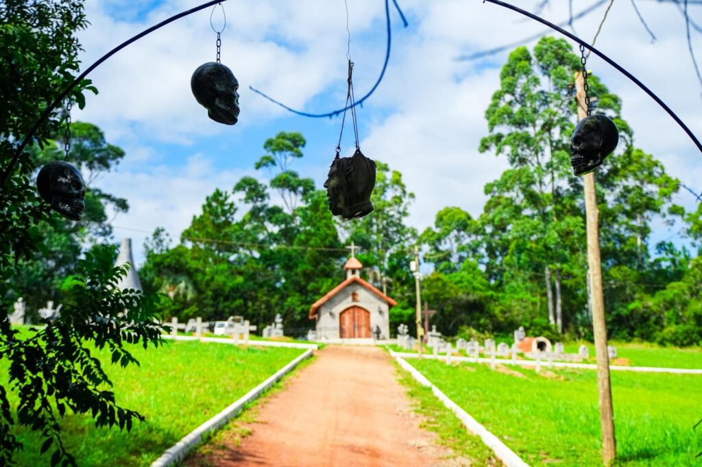 Entrada do Cemitério Maria Padilha